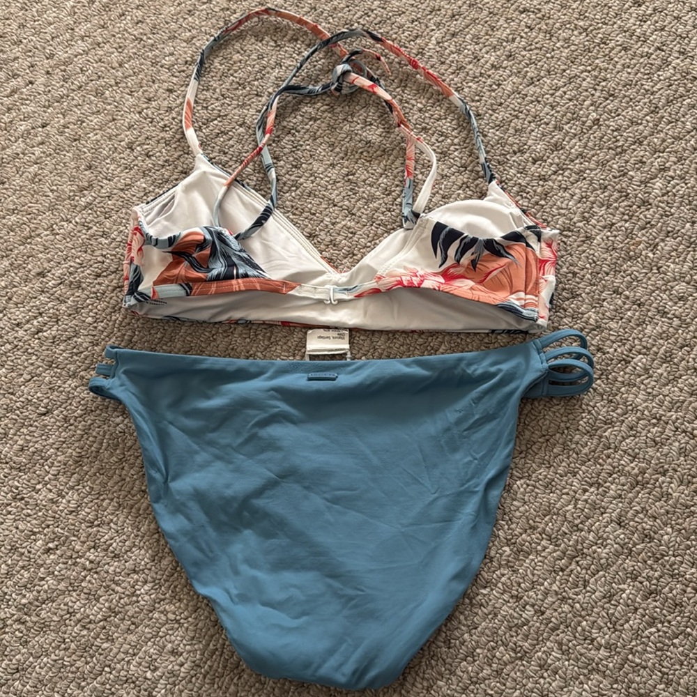 Roxy Two-Piece Bathing Suit XS - Picture 2 of 3